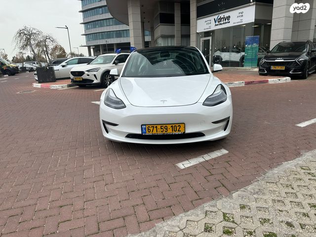 מודעת רכב טסלה מודל 3