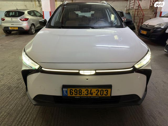 מודעת רכב ג׳ילי Geometry C