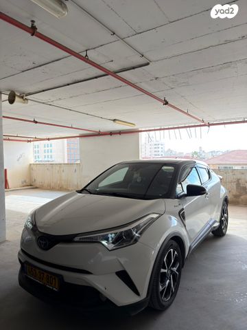 מודעת רכב טויוטה C-HR