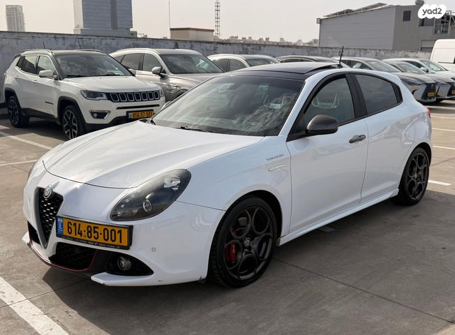 מודעת רכב אלפא רומיאו ג'ולייטה