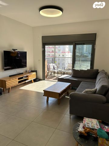 חנה רובינא 8