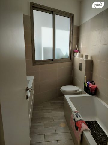 דרך זאב ז'בוטינסקי 71