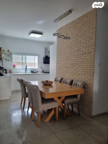 עזרא לניאדו 17