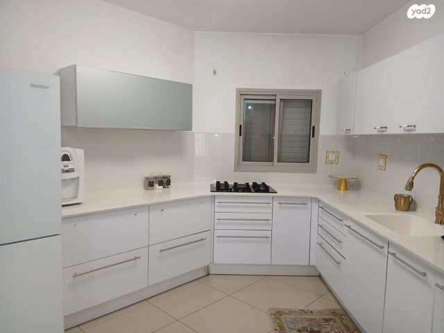 יעקב מרידור 9