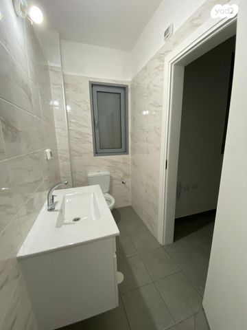 שרה אהרונסון 5