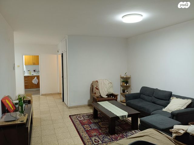 קרן היסוד 11