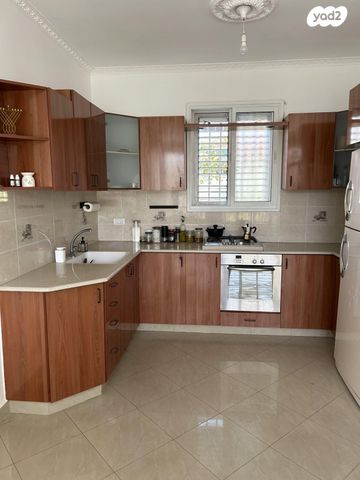 שדרות חכמי לובלין 8