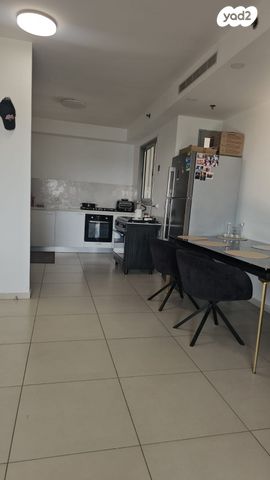 שדרות מקס ואמפרו שיין 8