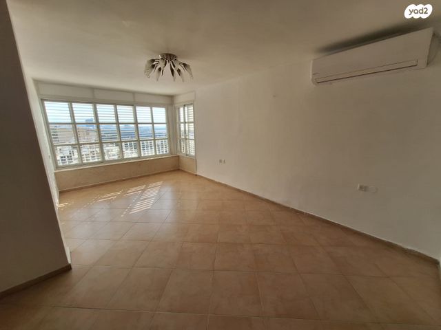 אסתר המלכה 18