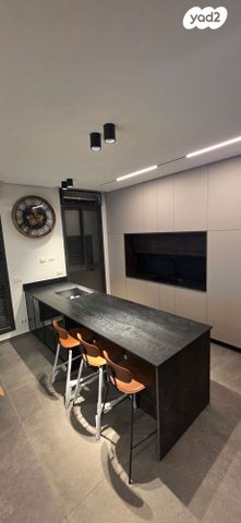 חנה רובינא 24