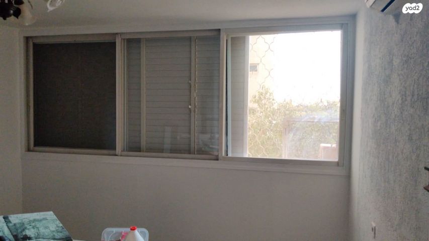 ז'בוטינסקי 25