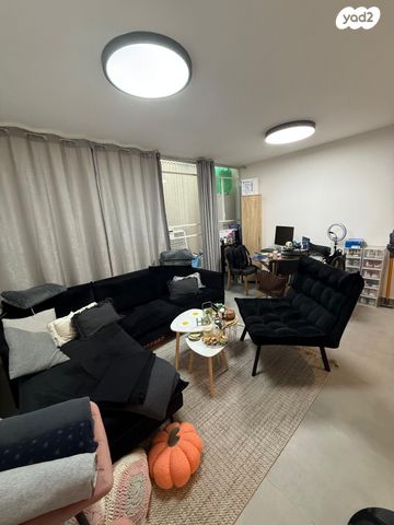 ברל כצנלסון 40