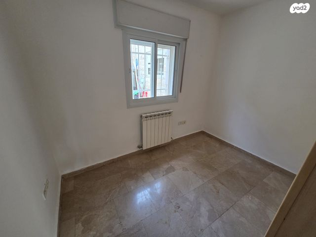 קרן קיימת 27