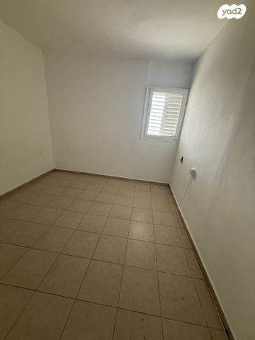 גיורא יוספטל 