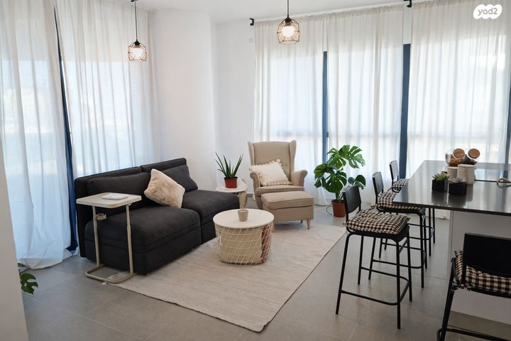 דרך מנחם בגין 158