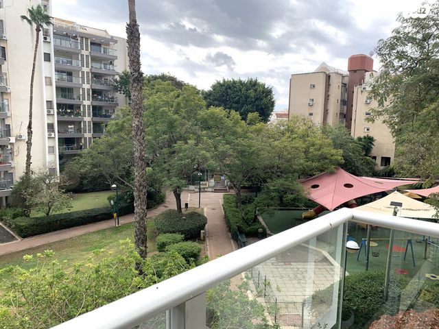 דירה, כפר סבא