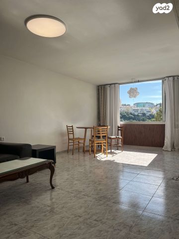 ליאון בלום 10