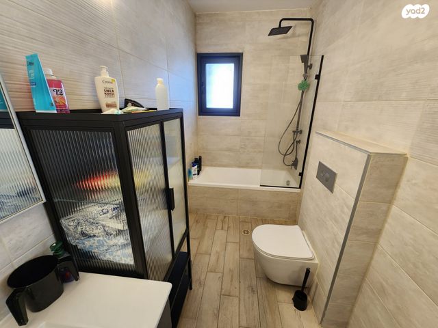 גג/ פנטהאוז, האחים 24, בית שמש