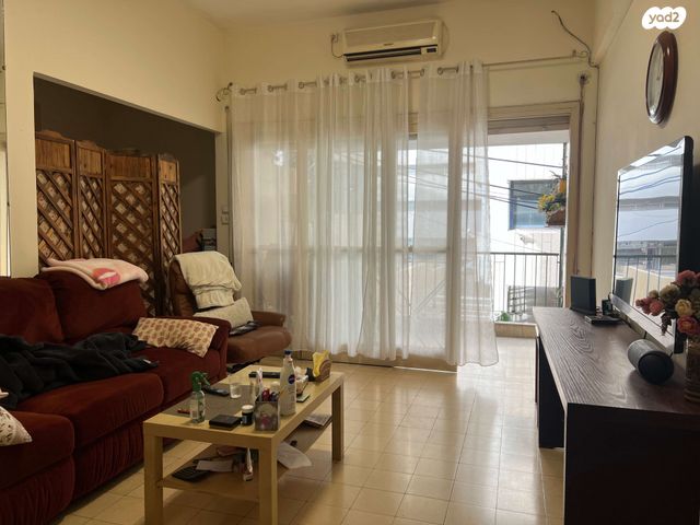 מונטיפיורי, הרכבת