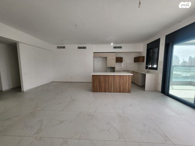 אמנון ליפקין שחק 