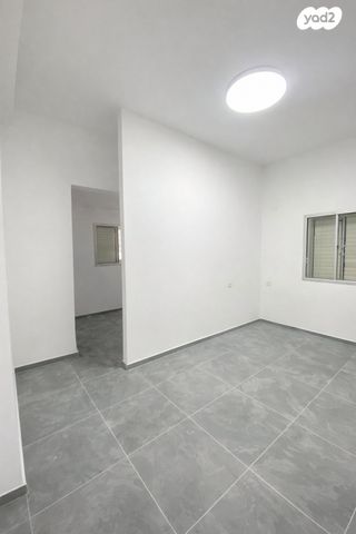 ארלוזורוב 44