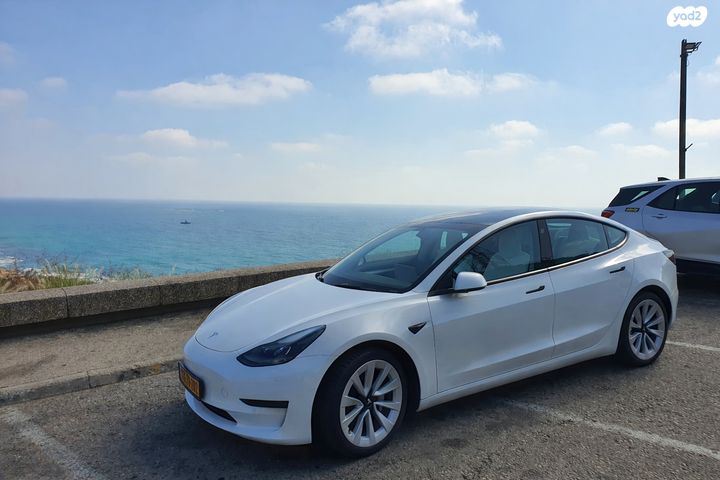 מודעת רכב טסלה מודל 3