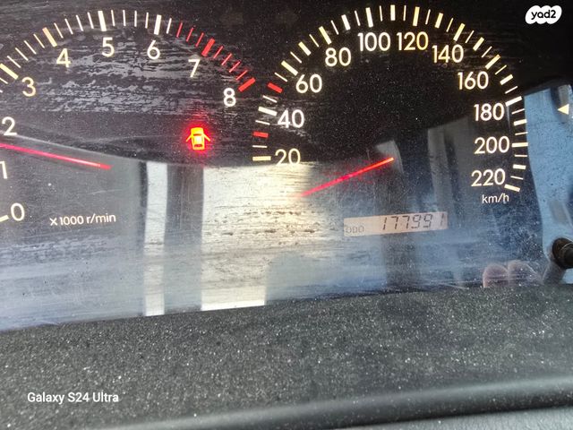 מודעת רכב טויוטה קורולה