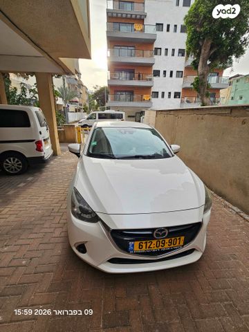 מודעת רכב מאזדה 2