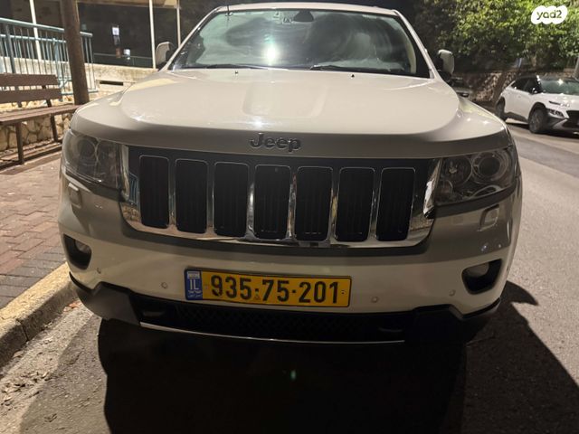 מודעת רכב ג'יפ גרנד צ'ירוקי