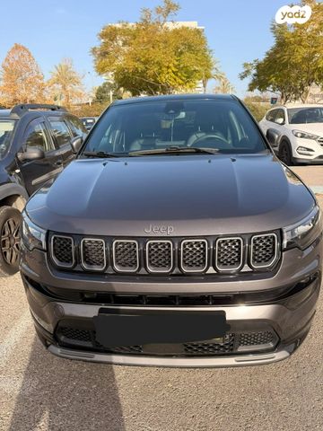 מודעת רכב ג'יפ קומפאס