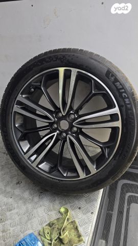 feedItemObj.data.row_1