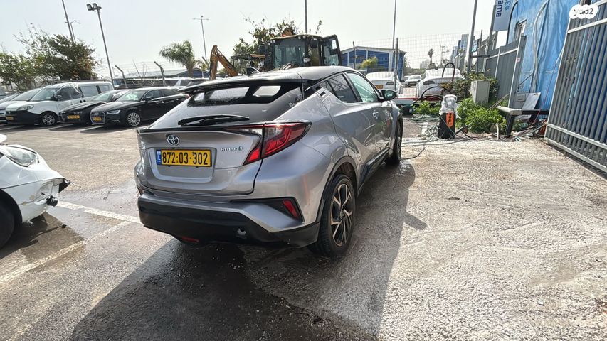 מודעת רכב טויוטה C-HR 2