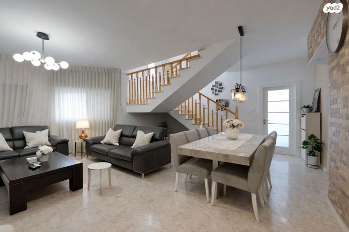 עמוס ירקוני 