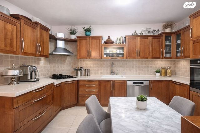 דירה, רעות, הוד השרון