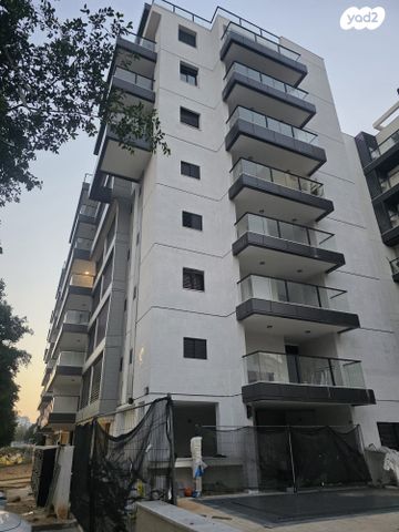 אורט ישראל 12