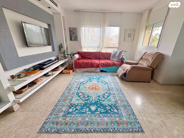 מודעת נכס, מודיעין מכבים רעות