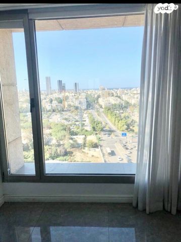 דרך מנחם בגין 3