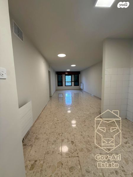 חיים בג'איו 