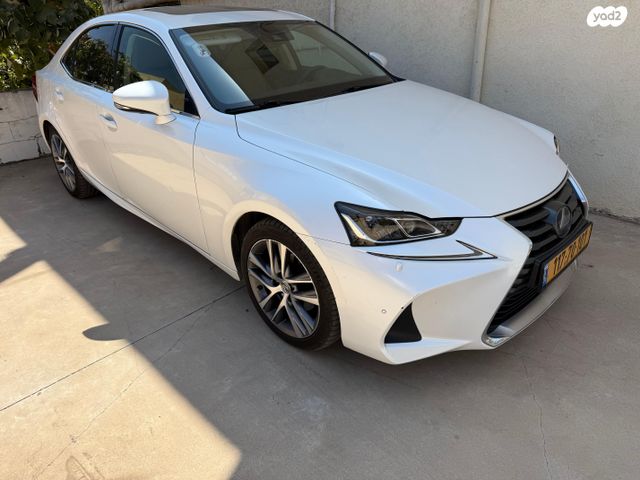 מודעת רכב לקסוס IS