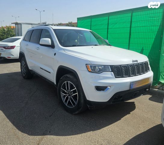 מודעת רכב ג'יפ גרנד צ'ירוקי 2