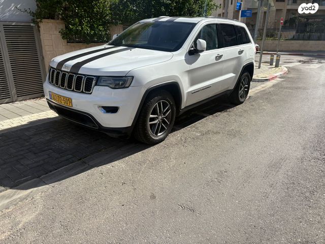 מודעת רכב ג'יפ גרנד צ'ירוקי