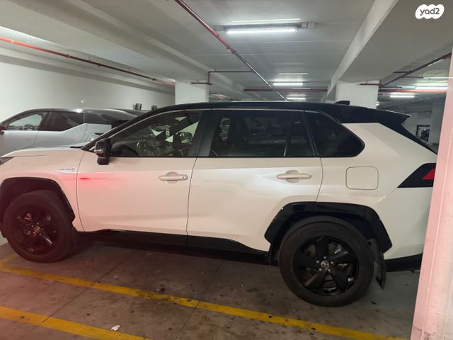 מודעת רכב טויוטה RAV4