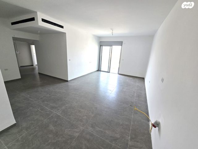 דירה, גבעת אלונים, יקנעם עילית