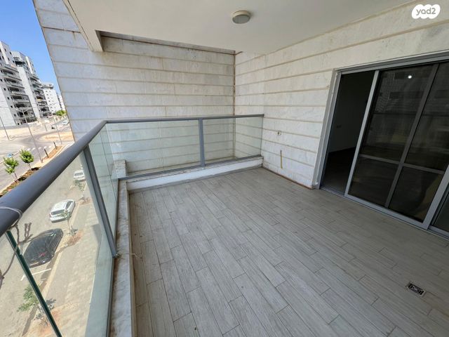 נווה שרון / שער העיר