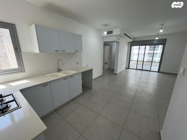 נווה שרון / שער העיר