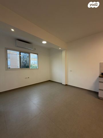 שדרות ירושלים 13