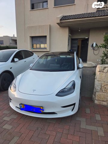 מודעת רכב טסלה מודל 3