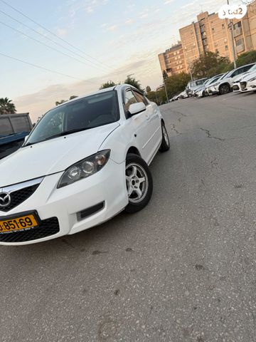 מודעת רכב מאזדה 3