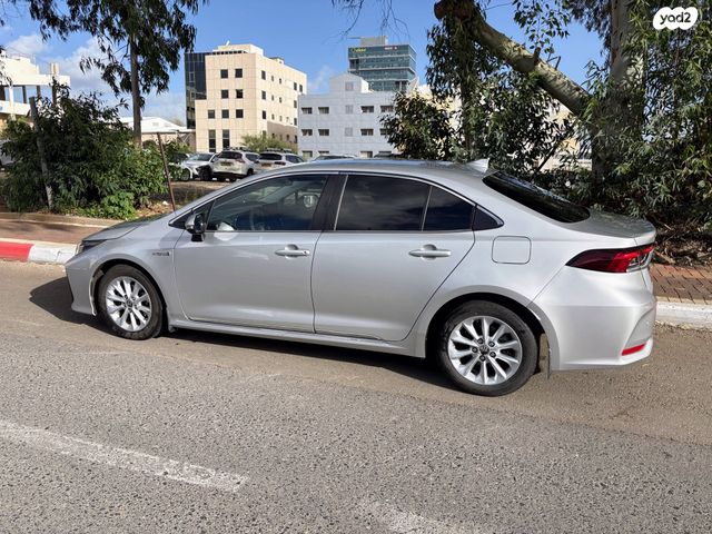 מודעת רכב טויוטה קורולה