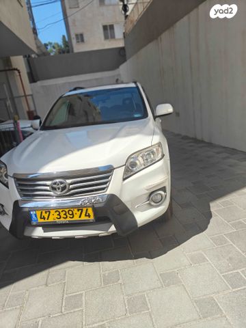 מודעת רכב טויוטה RAV4